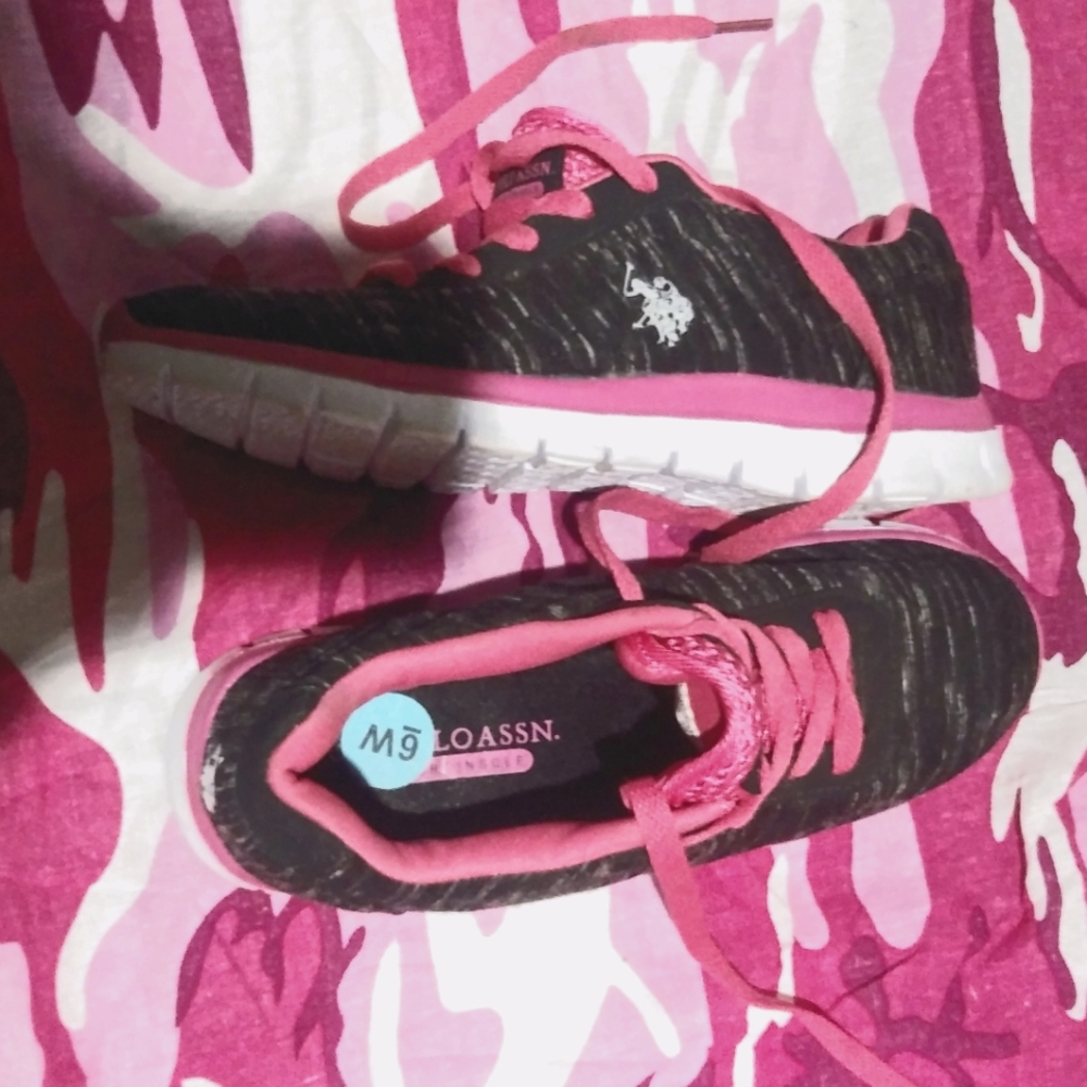U.S Polo Assn  Size 6 Runners brand new